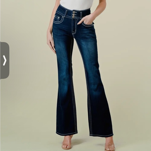 Y Jeans NWT Flare Leg Cross Embroidered Pocket Jeans - Picture 7 of 8